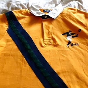 Yellow Polo shirt. And use Jordan Retro 3.